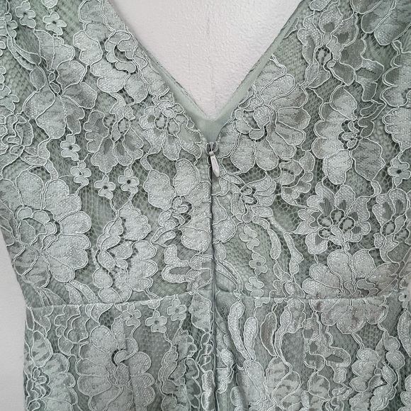 Lulu’s Lace Dress - Picture 6 of 10